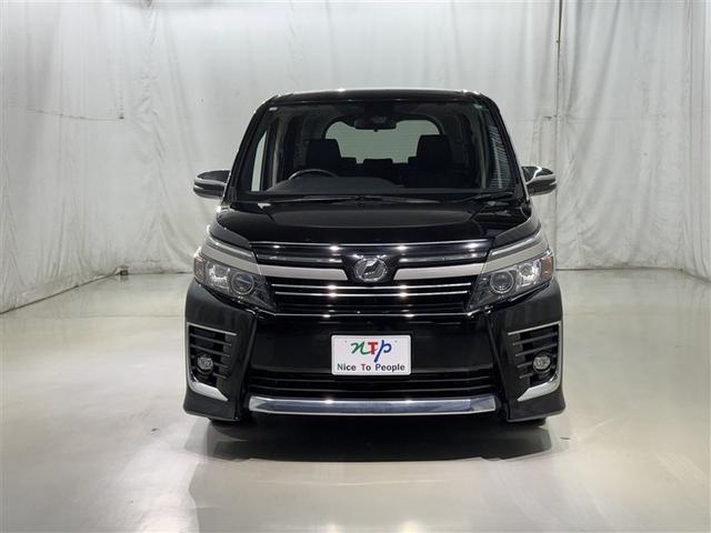 ヴォクシー ZS 煌II フルセグ メモリーナビ DVD再生 バックカメラ 衝突被害軽減システム ETC 両側電動スライド LEDヘッドランプ 乗車定員8人 3列シート アイドリングストップ(3枚目)