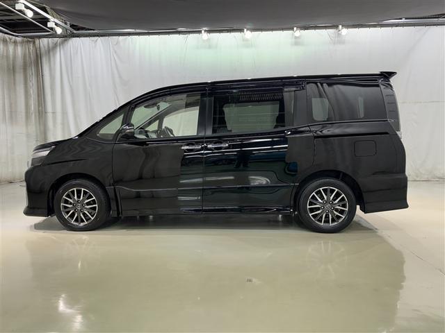 ヴォクシー ZS 煌II フルセグ メモリーナビ DVD再生 バックカメラ 衝突被害軽減システム ETC 両側電動スライド LEDヘッドランプ 乗車定員8人 3列シート アイドリングストップ(4枚目)