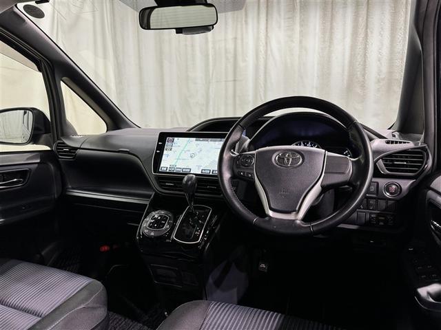 ヴォクシー ZS 煌II フルセグ メモリーナビ DVD再生 バックカメラ 衝突被害軽減システム ETC 両側電動スライド LEDヘッドランプ 乗車定員8人 3列シート アイドリングストップ(8枚目)