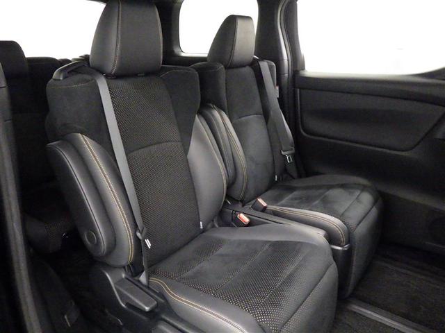 アルファード ２．５Ｓ　タイプゴールドＩＩ　フルセグ　メモリーナビ　ＤＶＤ再生　ミュージックプレイヤー接続可　後席モニター　バックカメラ　衝突被害軽減システム　ＥＴＣ　ドラレコ　両側電動スライド　ＬＥＤヘッドランプ　乗車定員７人　３列シート（29枚目）