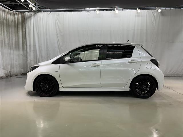 ヴィッツ ＲＳ　Ｇ’ｓ　スマートパッケージ　フルセグ　メモリーナビ　ＤＶＤ再生　ミュージックプレイヤー接続可　バックカメラ　衝突被害軽減システム　ＥＴＣ　ドラレコ　ＨＩＤヘッドライト（5枚目）