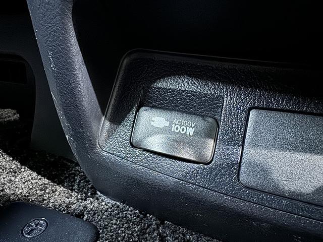 アルファード ２．５Ｓ　Ｃパッケージ　サンルーフ　フルセグ　メモリーナビ　ＤＶＤ再生　ミュージックプレイヤー接続可　後席モニター　バックカメラ　衝突被害軽減システム　ＥＴＣ　ドラレコ　両側電動スライド　ＬＥＤヘッドランプ　乗車定員７人（32枚目）