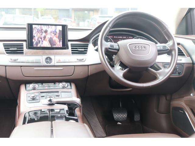 A8 L 4.2FSIクワトロ BANG&OLUFSEN/リアエンター/全席シートヒーター/ベンチレーター/パワーシート/ブラウンレザー/マッサージシート/アルカンターラルーフ/サンルーフ/LEDヘッドライト/純正ナビ(11枚目)