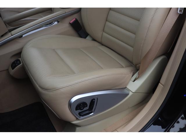 Mクラス ML63 AMG スマートキー/プッシュスタート/ナッパレザーシート/ガラス電動サンルーフ/純正21inAW/パワーシート/シートヒーター/電動リアゲート/純正ナビ/(20枚目)