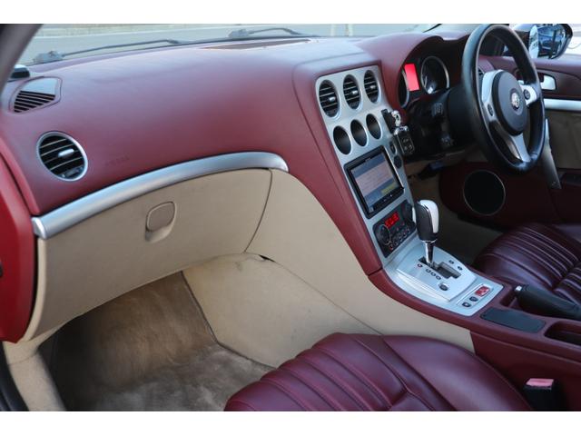 アルファブレラ ３．２　ＪＴＳ　Ｑ４　Ｑ－トロニック　ガラスルーフ／カロッツェリアＨＤＤナビ／地デジ／Ｂｌｕｅｔｏｏｔｈ／バックカメラ／デジタルミラー型ドラレコ／ボルドーレザー／パワーシート／シートヒーター／ｍｏｍｏ１８ｉｎＡＷ（11枚目）