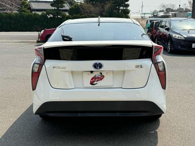 プリウス Ｓ　自社ローン　ナビ　ＴＶ　ドライブレコーダー　ＥＴＣ　キーレス　スマートキー　バックカメラ　ＣＤ　純正アルミホイール（5枚目）