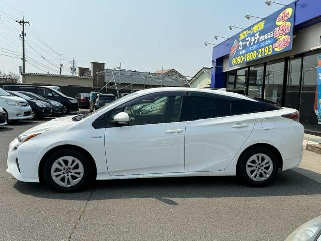 プリウス Ｓ　自社ローン　ナビ　ＴＶ　ドライブレコーダー　ＥＴＣ　キーレス　スマートキー　バックカメラ　ＣＤ　純正アルミホイール（6枚目）