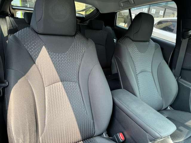 プリウス Ｓ　自社ローン　ナビ　ＴＶ　ドライブレコーダー　ＥＴＣ　キーレス　スマートキー　バックカメラ　ＣＤ　純正アルミホイール（8枚目）