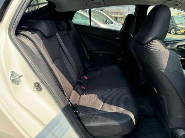 プリウス Ｓ　自社ローン　ナビ　ＴＶ　ドライブレコーダー　ＥＴＣ　キーレス　スマートキー　バックカメラ　ＣＤ　純正アルミホイール（10枚目）