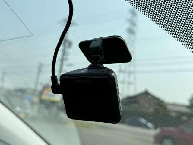 プリウス Ｓ　自社ローン　ナビ　ＴＶ　ドライブレコーダー　ＥＴＣ　キーレス　スマートキー　バックカメラ　ＣＤ　純正アルミホイール（15枚目）