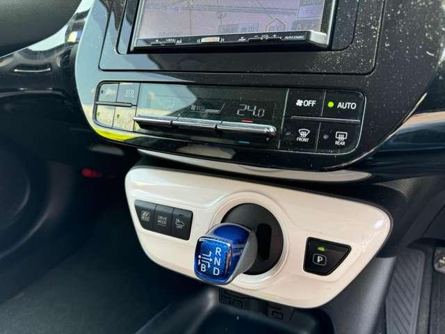 プリウス Ｓ　自社ローン　ナビ　ＴＶ　ドライブレコーダー　ＥＴＣ　キーレス　スマートキー　バックカメラ　ＣＤ　純正アルミホイール（22枚目）