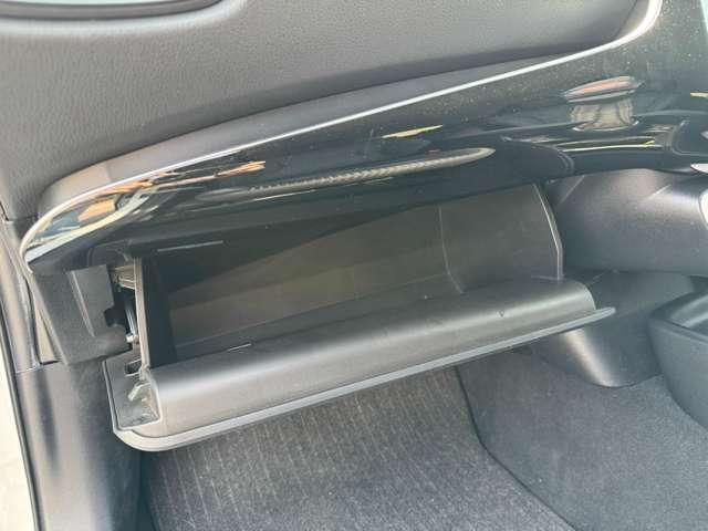 プリウス Ｓ　自社ローン　ナビ　ＴＶ　ドライブレコーダー　ＥＴＣ　キーレス　スマートキー　バックカメラ　ＣＤ　純正アルミホイール（25枚目）