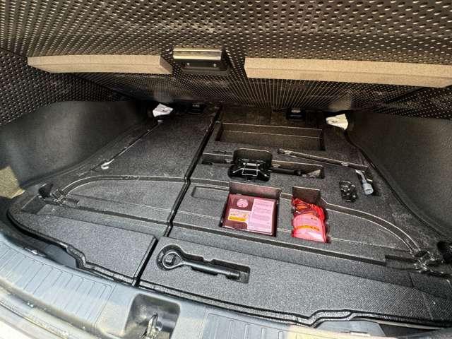 プリウス Ｓ　自社ローン　ナビ　ＴＶ　ドライブレコーダー　ＥＴＣ　キーレス　スマートキー　バックカメラ　ＣＤ　純正アルミホイール（35枚目）