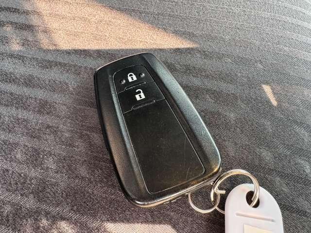 プリウス Ｓ　自社ローン　ナビ　ＴＶ　ドライブレコーダー　ＥＴＣ　キーレス　スマートキー　バックカメラ　ＣＤ　純正アルミホイール（37枚目）