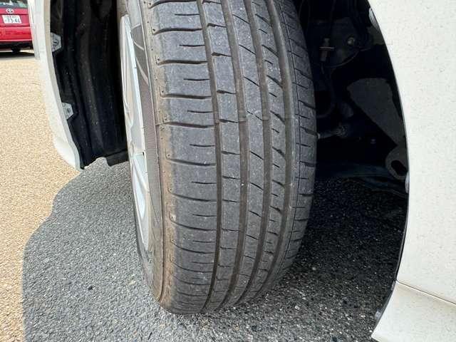 プリウス Ｓ　自社ローン　ナビ　ＴＶ　ドライブレコーダー　ＥＴＣ　キーレス　スマートキー　バックカメラ　ＣＤ　純正アルミホイール（45枚目）