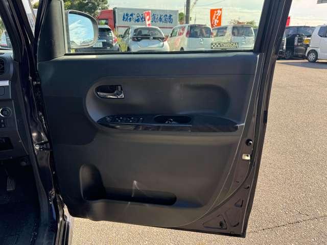 タント カスタムＸ　トップエディションリミテッドＳＡＩＩＩ　衝突軽減ブレーキ　フロントカメラ　サイドカメラ　障害物センサー　バックカメラ　シートヒーター　フルセグＴＶ　メモリーナビ　ＥＴＣ　Ｂｌｕｅｔｏｏｔｈ接続　ドラレコ　両側電動スライドドア　盗難防止装置（16枚目）