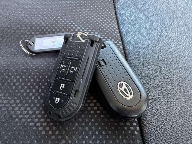 タント カスタムＸ　トップエディションリミテッドＳＡＩＩＩ　衝突軽減ブレーキ　フロントカメラ　サイドカメラ　障害物センサー　バックカメラ　シートヒーター　フルセグＴＶ　メモリーナビ　ＥＴＣ　Ｂｌｕｅｔｏｏｔｈ接続　ドラレコ　両側電動スライドドア　盗難防止装置（44枚目）