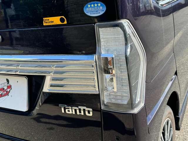 タント カスタムＸ　トップエディションリミテッドＳＡＩＩＩ　衝突軽減ブレーキ　フロントカメラ　サイドカメラ　障害物センサー　バックカメラ　シートヒーター　フルセグＴＶ　メモリーナビ　ＥＴＣ　Ｂｌｕｅｔｏｏｔｈ接続　ドラレコ　両側電動スライドドア　盗難防止装置（55枚目）