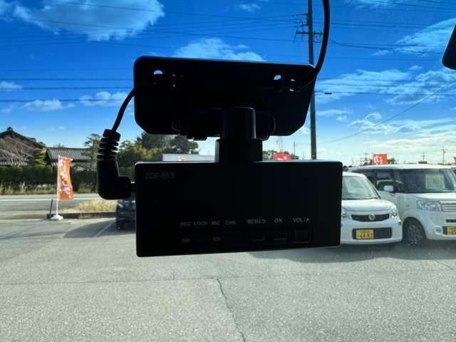 Ｎ－ＢＯＸカスタム Ｇ・Ｌパッケージ　メモリーナビ　バックカメラ　ＥＴＣ　横滑り防止装置　フルセグＴＶ　ドラレコ　片側電動スライドドア　キーレス　スマートキー　純正アルミホイール　盗難防止装置（24枚目）