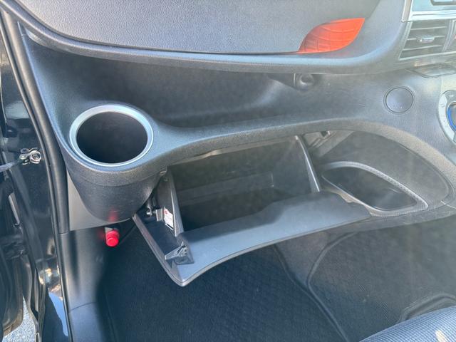 シエンタ ハイブリッドＧ　両側電動スライドドア　ナビ　Ｂｌｕｅｔｏｏｔｈ接続　ＴＶ　ＥＴＣ　ドライブレコーダー　バックカメラ　キーレス　スマートキー　盗難防止装置（29枚目）