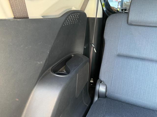 シエンタ ハイブリッドＧ　両側電動スライドドア　ナビ　Ｂｌｕｅｔｏｏｔｈ接続　ＴＶ　ＥＴＣ　ドライブレコーダー　バックカメラ　キーレス　スマートキー　盗難防止装置（32枚目）