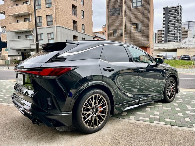 ＲＸ ＲＸ３５０　Ｆスポーツ　ワンオーナー／禁煙車両／パノラマサンルーフ／ＴＲＤフルエアロ／ＴＲＤ２１インチＡＷ／オレンジキャリパー／デジタルインナーミラー／パノラミックビュー／デジタルインナーミラー／ＨＵＤ／後席電動シート（4枚目）