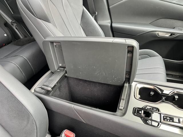 ＲＸ ＲＸ３５０　Ｆスポーツ　ワンオーナー／禁煙車両／パノラマサンルーフ／ＴＲＤフルエアロ／ＴＲＤ２１インチＡＷ／オレンジキャリパー／デジタルインナーミラー／パノラミックビュー／デジタルインナーミラー／ＨＵＤ／後席電動シート（33枚目）