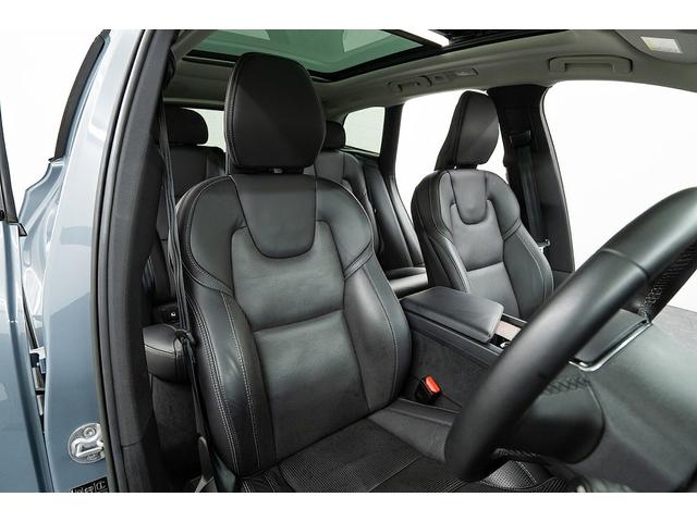 ＸＣ６０ リチャージアルティメトＴ６ＡＷＤプラグインハイブリド　正規Ｄ車　アクティブエアサス装着車　純正２１インチＡＷ　パノラマガラスサンルーフ　リニアライムウッドパネル＆メモリ機能ブラックレザーシート／ヒーター／クーラー　ハーマンカードンサウンド　３６０°カメラ（9枚目）
