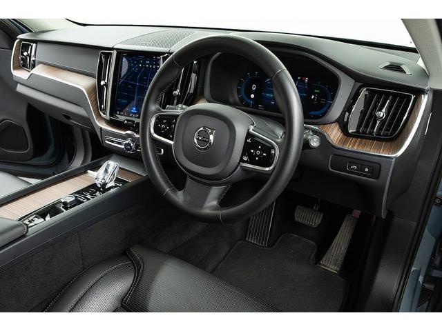 ＸＣ６０ リチャージアルティメトＴ６ＡＷＤプラグインハイブリド　正規Ｄ車　アクティブエアサス装着車　純正２１インチＡＷ　パノラマガラスサンルーフ　リニアライムウッドパネル＆メモリ機能ブラックレザーシート／ヒーター／クーラー　ハーマンカードンサウンド　３６０°カメラ（33枚目）