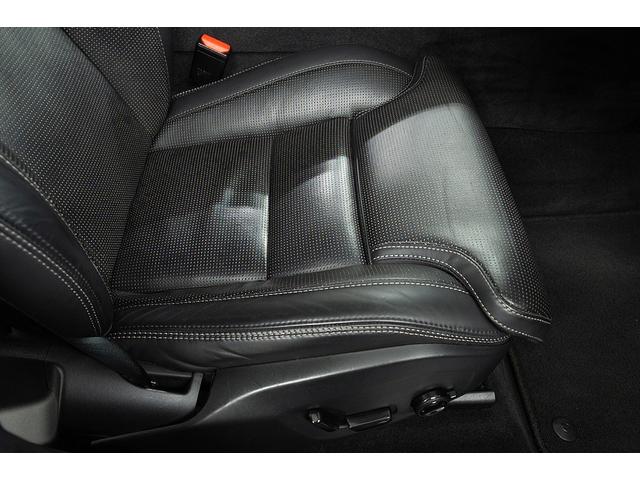 ＸＣ６０ リチャージアルティメトＴ６ＡＷＤプラグインハイブリド　正規Ｄ車　アクティブエアサス装着車　純正２１インチＡＷ　パノラマガラスサンルーフ　リニアライムウッドパネル＆メモリ機能ブラックレザーシート／ヒーター／クーラー　ハーマンカードンサウンド　３６０°カメラ（37枚目）
