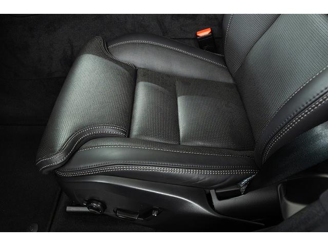 ＸＣ６０ リチャージアルティメトＴ６ＡＷＤプラグインハイブリド　正規Ｄ車　アクティブエアサス装着車　純正２１インチＡＷ　パノラマガラスサンルーフ　リニアライムウッドパネル＆メモリ機能ブラックレザーシート／ヒーター／クーラー　ハーマンカードンサウンド　３６０°カメラ（42枚目）