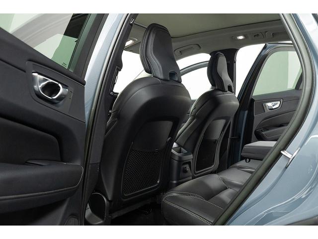 ＸＣ６０ リチャージアルティメトＴ６ＡＷＤプラグインハイブリド　正規Ｄ車　アクティブエアサス装着車　純正２１インチＡＷ　パノラマガラスサンルーフ　リニアライムウッドパネル＆メモリ機能ブラックレザーシート／ヒーター／クーラー　ハーマンカードンサウンド　３６０°カメラ（48枚目）