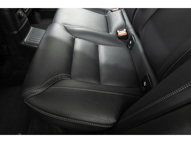 ＸＣ６０ リチャージアルティメトＴ６ＡＷＤプラグインハイブリド　正規Ｄ車　アクティブエアサス装着車　純正２１インチＡＷ　パノラマガラスサンルーフ　リニアライムウッドパネル＆メモリ機能ブラックレザーシート／ヒーター／クーラー　ハーマンカードンサウンド　３６０°カメラ（50枚目）