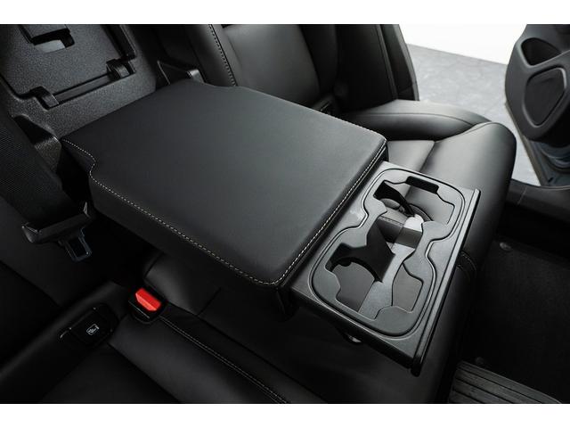 ＸＣ６０ リチャージアルティメトＴ６ＡＷＤプラグインハイブリド　正規Ｄ車　アクティブエアサス装着車　純正２１インチＡＷ　パノラマガラスサンルーフ　リニアライムウッドパネル＆メモリ機能ブラックレザーシート／ヒーター／クーラー　ハーマンカードンサウンド　３６０°カメラ（52枚目）