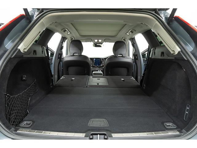 ＸＣ６０ リチャージアルティメトＴ６ＡＷＤプラグインハイブリド　正規Ｄ車　アクティブエアサス装着車　純正２１インチＡＷ　パノラマガラスサンルーフ　リニアライムウッドパネル＆メモリ機能ブラックレザーシート／ヒーター／クーラー　ハーマンカードンサウンド　３６０°カメラ（54枚目）