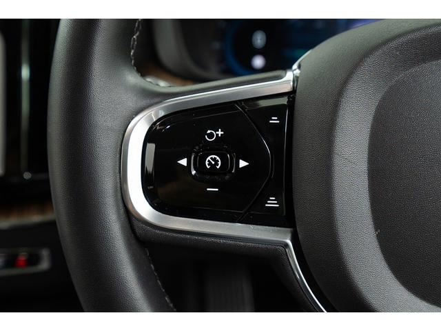 ＸＣ６０ リチャージアルティメトＴ６ＡＷＤプラグインハイブリド　正規Ｄ車　アクティブエアサス装着車　純正２１インチＡＷ　パノラマガラスサンルーフ　リニアライムウッドパネル＆メモリ機能ブラックレザーシート／ヒーター／クーラー　ハーマンカードンサウンド　３６０°カメラ（60枚目）