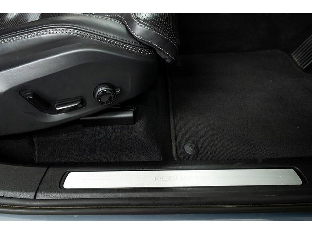 ＸＣ６０ リチャージアルティメトＴ６ＡＷＤプラグインハイブリド　正規Ｄ車　アクティブエアサス装着車　純正２１インチＡＷ　パノラマガラスサンルーフ　リニアライムウッドパネル＆メモリ機能ブラックレザーシート／ヒーター／クーラー　ハーマンカードンサウンド　３６０°カメラ（74枚目）
