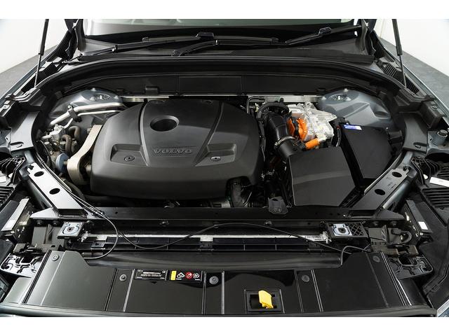 ＸＣ６０ リチャージアルティメトＴ６ＡＷＤプラグインハイブリド　正規Ｄ車　アクティブエアサス装着車　純正２１インチＡＷ　パノラマガラスサンルーフ　リニアライムウッドパネル＆メモリ機能ブラックレザーシート／ヒーター／クーラー　ハーマンカードンサウンド　３６０°カメラ（75枚目）