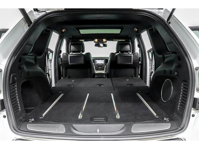 ジープ・グランドチェロキー リミテッド　正規ディーラー車　パノラマガラスルーフ　レグザーニ２２インチＡＷ　ＨＩＤヘッドライト　エアサス　ブラックレザーシート／ヒーター／クーラー　社外リアエンター　パワーテールゲート　Ｆ／Ｂカメラ　クルコン（56枚目）