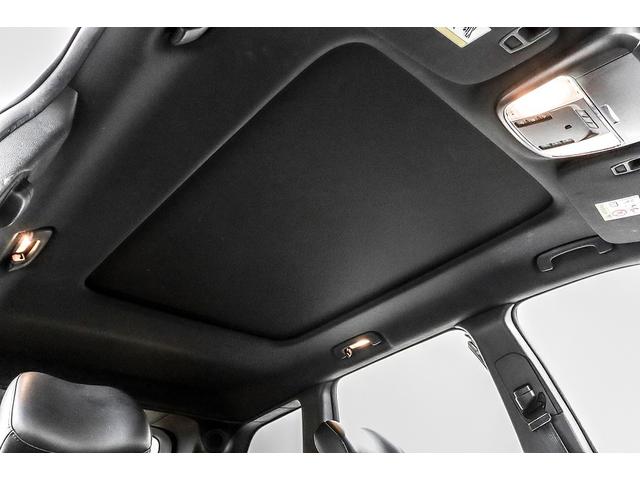 ジープ・グランドチェロキー リミテッド　正規ディーラー車　パノラマガラスルーフ　レグザーニ２２インチＡＷ　ＨＩＤヘッドライト　エアサス　ブラックレザーシート／ヒーター／クーラー　社外リアエンター　パワーテールゲート　Ｆ／Ｂカメラ　クルコン（57枚目）