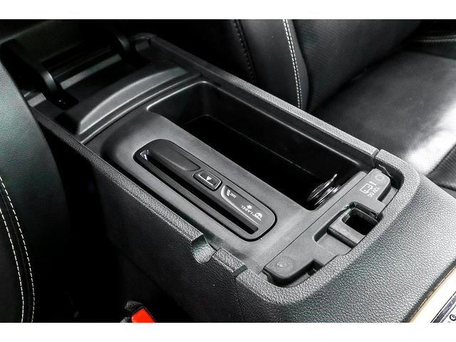 ジープ・グランドチェロキー リミテッド　正規ディーラー車　パノラマガラスルーフ　レグザーニ２２インチＡＷ　ＨＩＤヘッドライト　エアサス　ブラックレザーシート／ヒーター／クーラー　社外リアエンター　パワーテールゲート　Ｆ／Ｂカメラ　クルコン（69枚目）