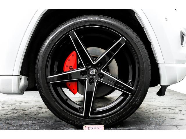 ジープ・グランドチェロキー リミテッド　正規ディーラー車　パノラマガラスルーフ　レグザーニ２２インチＡＷ　ＨＩＤヘッドライト　エアサス　ブラックレザーシート／ヒーター／クーラー　社外リアエンター　パワーテールゲート　Ｆ／Ｂカメラ　クルコン（76枚目）