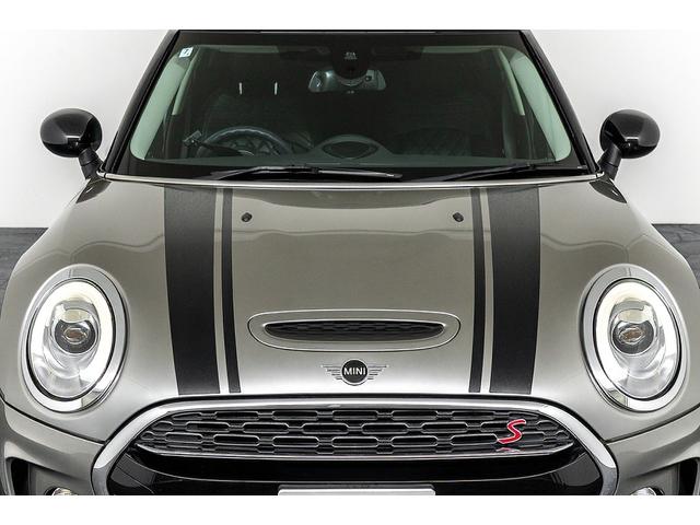 MINI クーパーS クラブマン 正規D車 ドライビングモード コンフォートアクセス スルーローディングシステム 純正17インチAW LEDヘッド 電格ミラー ブラック革調カバー カープレイ バックカメラ/クリアランスソナー ACC(11枚目)
