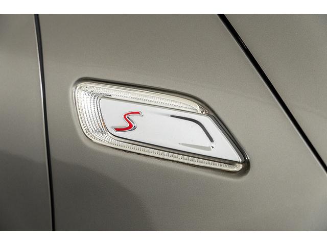 MINI クーパーS クラブマン 正規D車 ドライビングモード コンフォートアクセス スルーローディングシステム 純正17インチAW LEDヘッド 電格ミラー ブラック革調カバー カープレイ バックカメラ/クリアランスソナー ACC(22枚目)