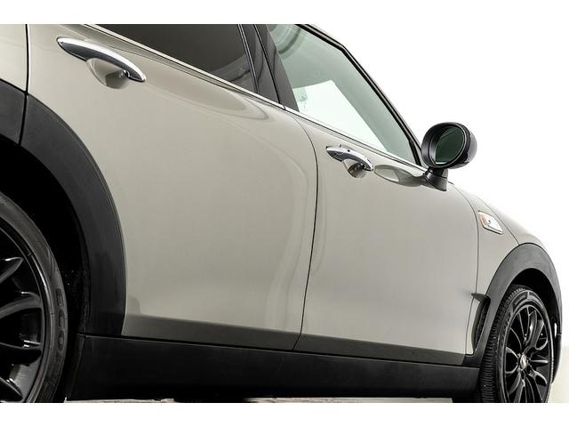 MINI クーパーS クラブマン 正規D車 ドライビングモード コンフォートアクセス スルーローディングシステム 純正17インチAW LEDヘッド 電格ミラー ブラック革調カバー カープレイ バックカメラ/クリアランスソナー ACC(28枚目)