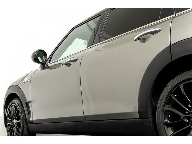 MINI クーパーS クラブマン 正規D車 ドライビングモード コンフォートアクセス スルーローディングシステム 純正17インチAW LEDヘッド 電格ミラー ブラック革調カバー カープレイ バックカメラ/クリアランスソナー ACC(32枚目)
