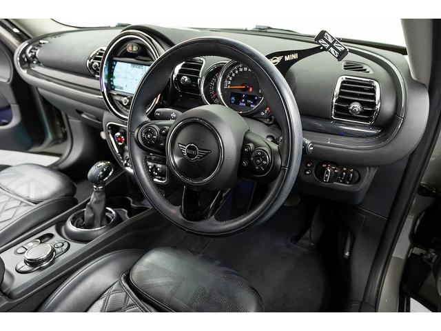 MINI クーパーS クラブマン 正規D車 ドライビングモード コンフォートアクセス スルーローディングシステム 純正17インチAW LEDヘッド 電格ミラー ブラック革調カバー カープレイ バックカメラ/クリアランスソナー ACC(35枚目)