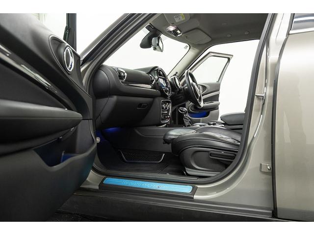 MINI クーパーS クラブマン 正規D車 ドライビングモード コンフォートアクセス スルーローディングシステム 純正17インチAW LEDヘッド 電格ミラー ブラック革調カバー カープレイ バックカメラ/クリアランスソナー ACC(41枚目)