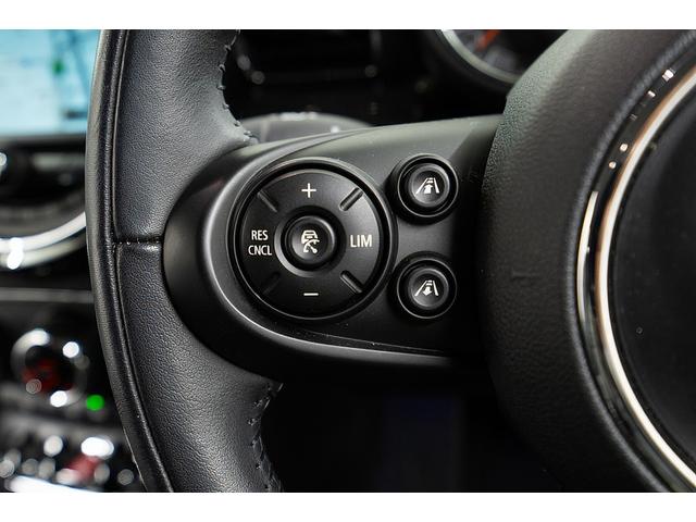 MINI クーパーS クラブマン 正規D車 ドライビングモード コンフォートアクセス スルーローディングシステム 純正17インチAW LEDヘッド 電格ミラー ブラック革調カバー カープレイ バックカメラ/クリアランスソナー ACC(60枚目)