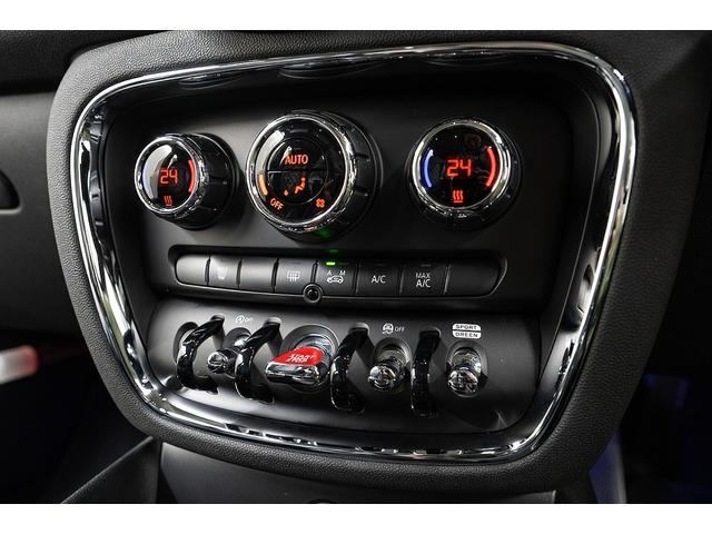 MINI クーパーS クラブマン 正規D車 ドライビングモード コンフォートアクセス スルーローディングシステム 純正17インチAW LEDヘッド 電格ミラー ブラック革調カバー カープレイ バックカメラ/クリアランスソナー ACC(66枚目)